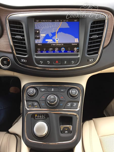 2015 Chrysler 200C Review – Sedan Car