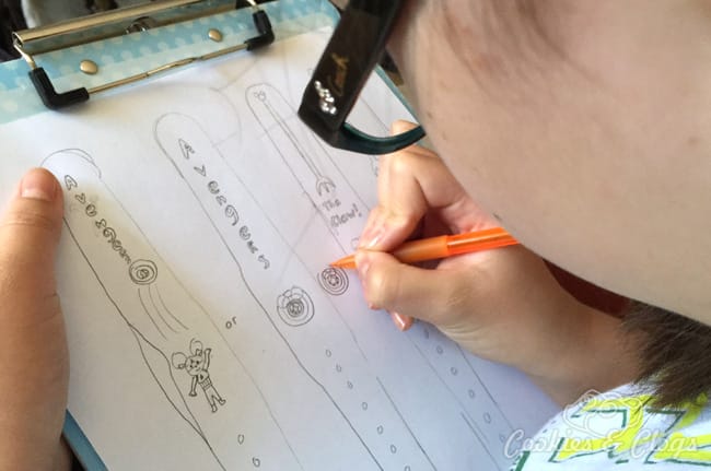 Travel | Travel Tips | Craft | DIY | Use these tips on how to customize your Magic Bands for Walt Disney World. You can simply use polish or order decals. The third point is really important.