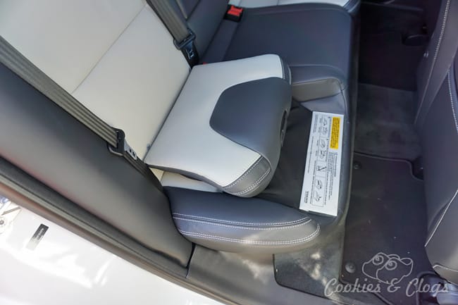 Cars | The 2015 Volvo XC60 is an ideal CUV for family road trips and if you have a dog. Find out how the rest measures up in this car review.