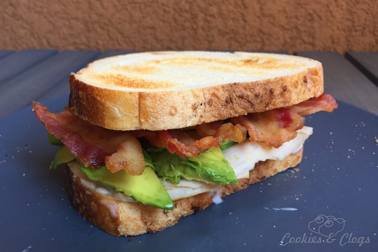 Food | Foster Farms All Natural Lunchmeat is tasty, gluten free, and has 35% less sodium for those tasty lunches or my daughter's Munchkin's Masterpiece Turkey Sandwich Recipe.