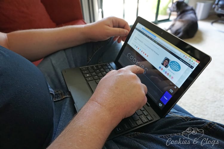 Technology | Mobile Devices | The new Nextbook 10.1" Quad Core Windows 2-in-1 Tablet with keyboard from Efun is a bargain. See who the Nextbook 10 is ideal for!