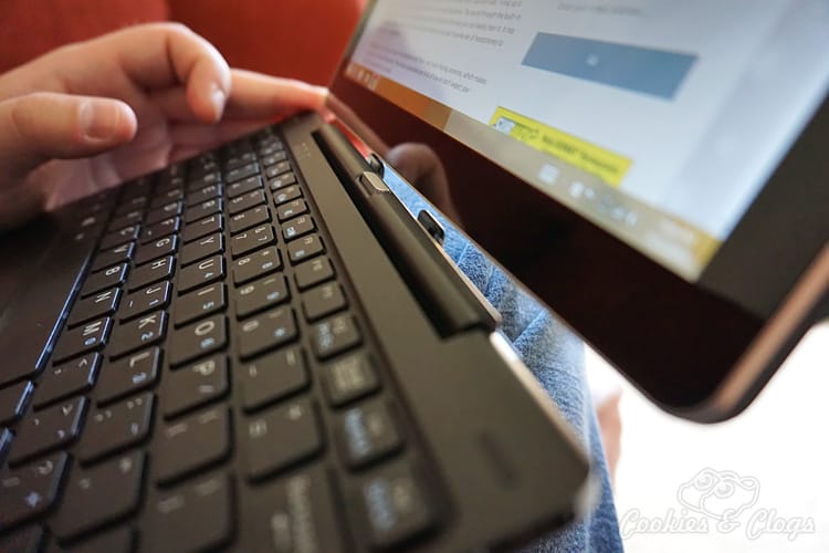 Technology | Mobile Devices | The new Nextbook 10.1" Quad Core Windows 2-in-1 Tablet with keyboard from Efun is a bargain. See who the Nextbook 10 is ideal for!