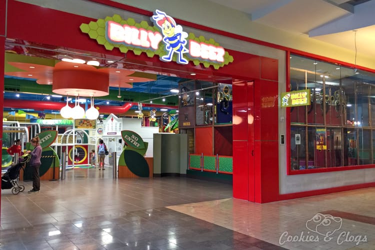 San Francisco Bay Area | Travel | Kids | The new Billy Beez indoor playground is open for families at Westfield Oakridge Mall in San Jose, California. Includes a climbing structures, a mini city for imaginative play for toddlers, cafe certified in dealing with food allergies, and party rooms. Fun for kids and adults / parents.