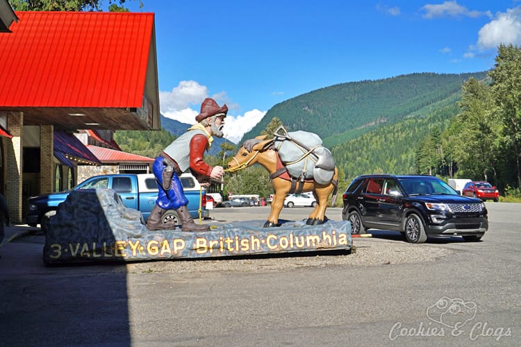 Travel | Cars | To test out the new 2016 Ford Explorer Platinum, I drove from Kamloops to Banff to Calgary in Canada for the Platinum Adventure Tour. Follow #ExploreMore . 3 / Three Valley Gap