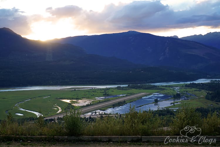 Travel | Cars | To test out the new 2016 Ford Explorer Platinum, I drove from Kamloops to Banff to Calgary in Canada for the Platinum Adventure Tour. Follow #ExploreMore . Sutton Place Hotel – Revelstoke Mountain Resort