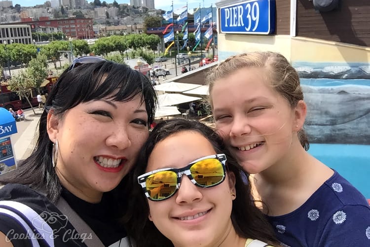 Travel | There are so many things to do with kids (or without) at Pier 39 in San Francisco, CA. Check out the aquarium, RocketBoat, sea lions, and get the Local Advantage discount here.
