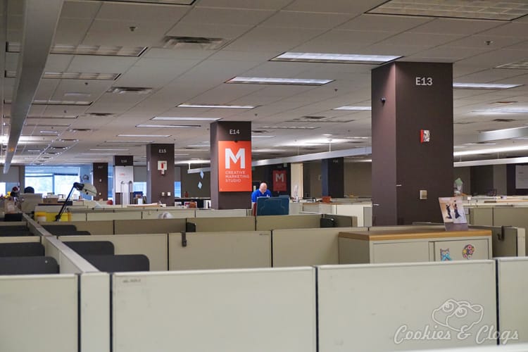 Travel | I went behind the scenes at Hallmark headquarters in Kansas City, MO and interviewed some of the creative staff. If you ever visit the area, take a free tour at the Hallmark Visitor Center nearby.