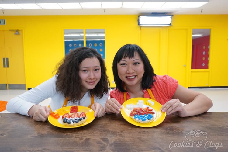 Food | Technology | Kellogg’s has been making Eggo waffles at the Eggo headquarters in San Jose, CA for years but no one has been invited for a behind-the-scenes factory tour. Join my daughter and me as we learn more about Eggo and build our own Eggoji creations in honor of the new app! So fun — Eggo + emoji = Eggoji!