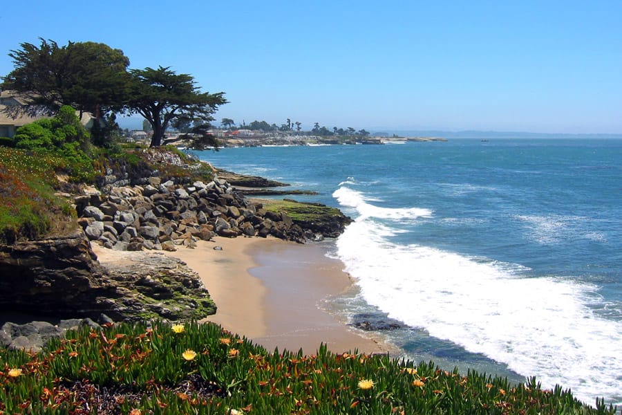 Cookies & Clogs | Travel Tips| When deciding what things to do in San Francisco Bay Area, try these 6 family day trips with kids. Read reasons why you should visit Monterey, Napa, Half Moon Bay, Santa Cruz, and Point Reyes and what to see and do there. Here's the ocean view near Santa Cruz, CA.