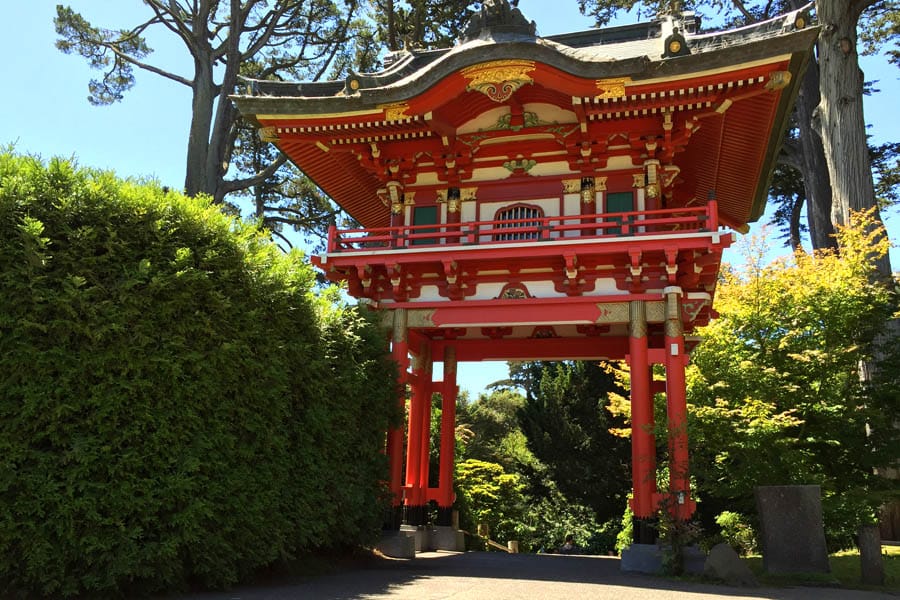 Cookies & Clogs | Travel | Hotels | During the J-POP Summit 2016 event with Mazda, my family and I were able to explore Japantown in San Francisco, CA and some of the Japanese culture. The manicured gardens and Hagiwara history at Japanese Tea Garden at Golden Gate Park.