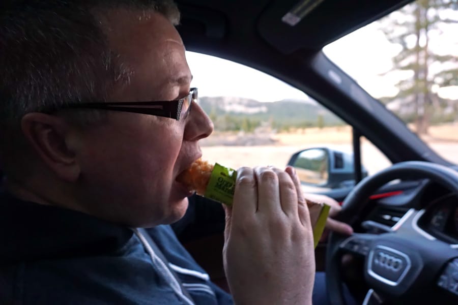 Cookies & Clogs | Travel Tips | Food | Know someone with food allergies like celiac disease? Here are 10 gluten-free snacks and food we bring on family road trips and while traveling.