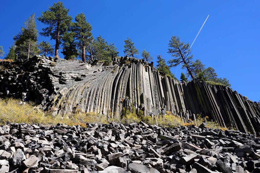 Cookies & Clogs | Travel | We finally make a family road trip to visit Mono County in California. Things to do in Mono County for families include Mono Lake, June Lake, Devil's Postpile, and more. Many areas are also dog-friendly.