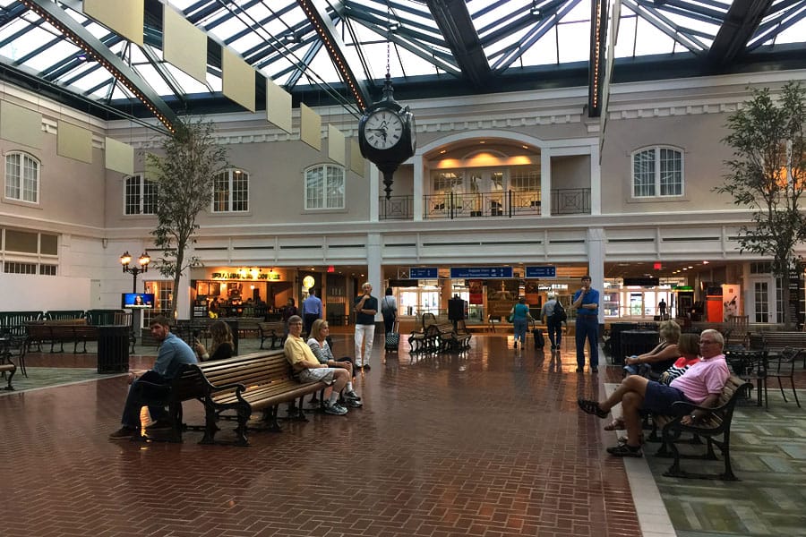 Cookies & Clogs | Travel | Cars | Check out a few things to do and places to eat in Bluffton and Hilton Head Island in South Carolina. Together with Mazda, I explored the area and learned a thing or two about the vehicles in the process. Savannah International Airport Georgia
