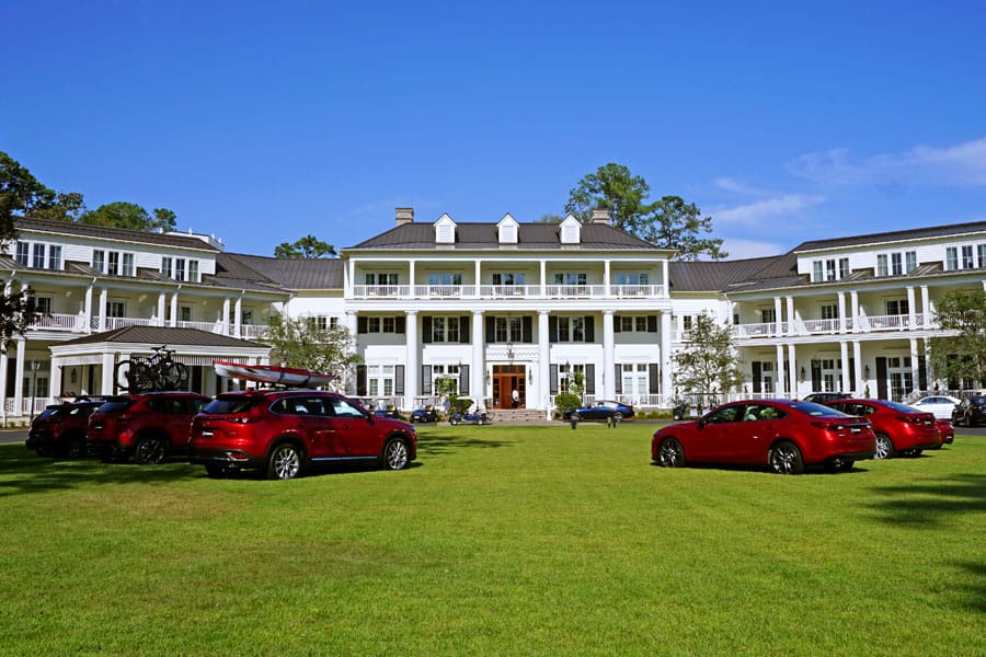 Cookies & Clogs | Travel | Cars | Check out a few things to do and places to eat in Bluffton and Hilton Head Island in South Carolina. Together with Mazda, I explored the area and learned a thing or two about the vehicles in the process. Montage Palm Bluff in Bluffton South Carolina