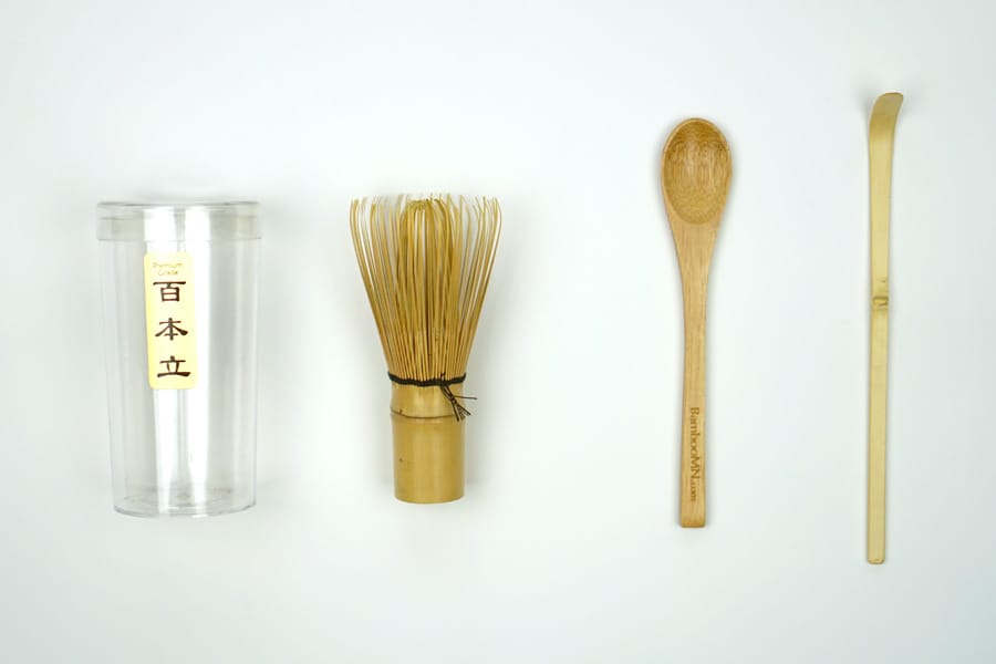 Cookies & Clogs | Matcha green tea is becoming popular but how do you find the best matcha green tea to buy? Use this guide and enjoy the recipe to make it straight or this easy matcha green tea latte recipe. Bamboo whisk and chashaku set