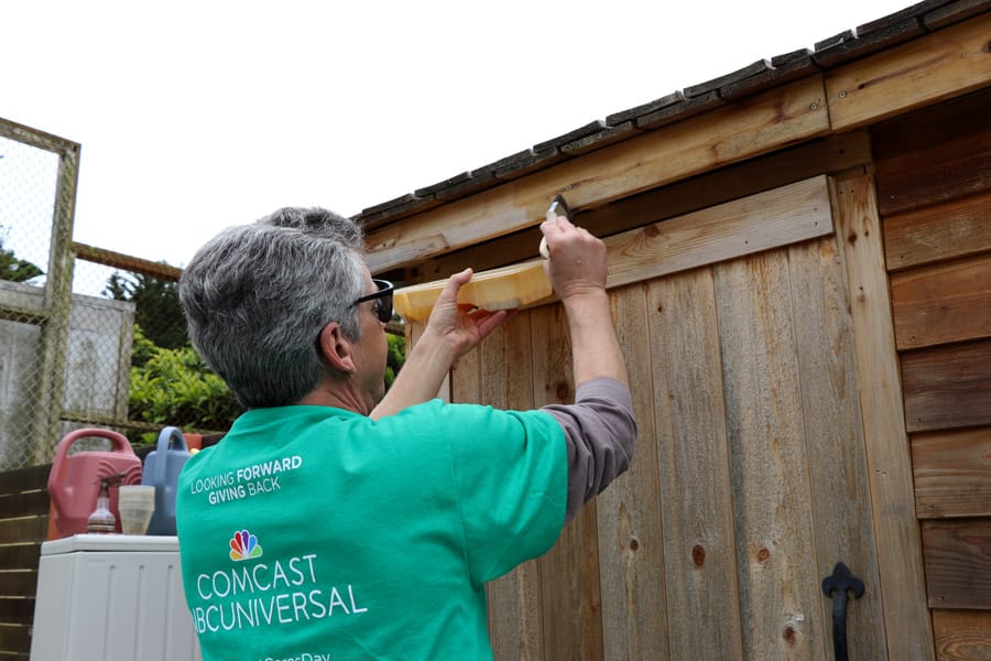 comcast-cares-day-2017-08 Cookies & Clogs | 2017 Comcast Cares Day at Sutro Elementary in San Francisco, CA + interview with David L. Cohen. Local community project also brings attention to Asian Pacific American Heritage Month.