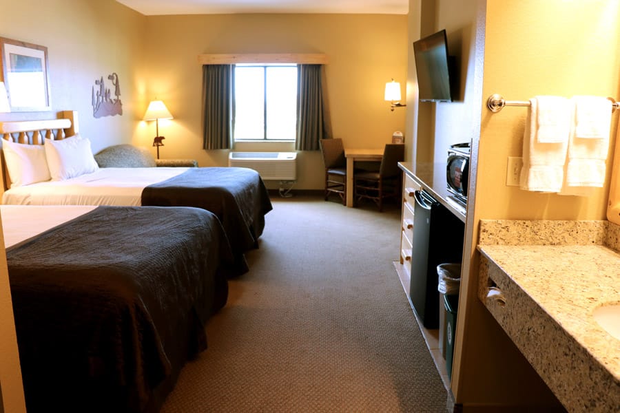 Cookies & Clogs | Great Wolf Lodge in Garden Grove, CA indoor water park review with information on activities, dining, lodging, shopping, and more. Standard room