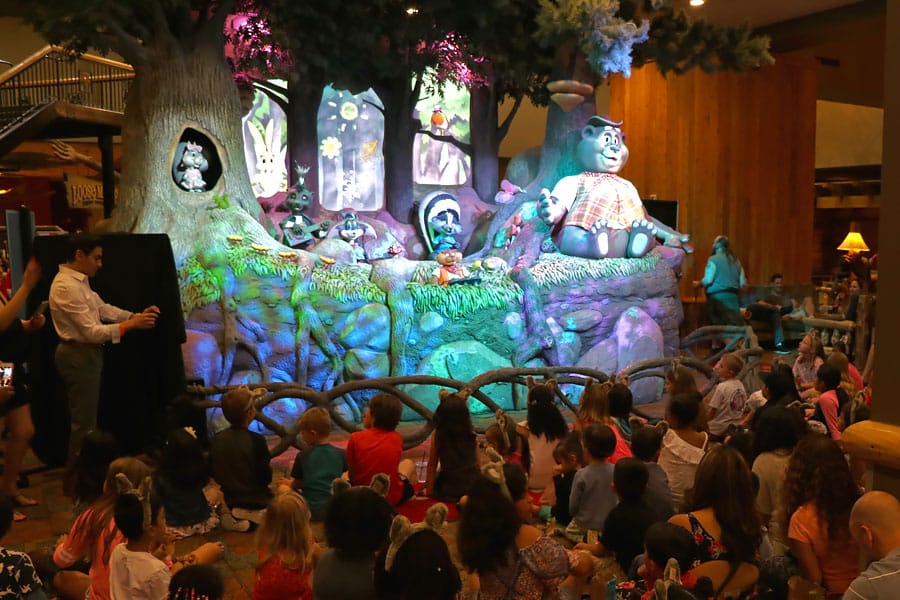 Cookies & Clogs | Great Wolf Lodge in Garden Grove, CA indoor water park review with information on activities, dining, lodging, shopping, and more. Forest Friends and story time