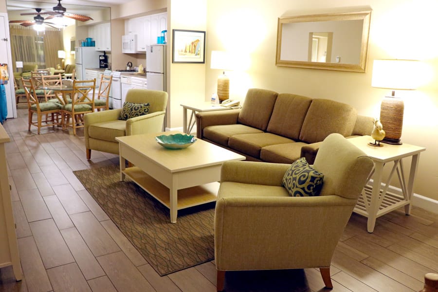 Cookies & Clogs | The Southern California Beach Club in Oceanside, CA sits right alongside the ocean with spacious and clean rooms. Check out this resort review for more information on a perfect lodging spot in San Diego county.
