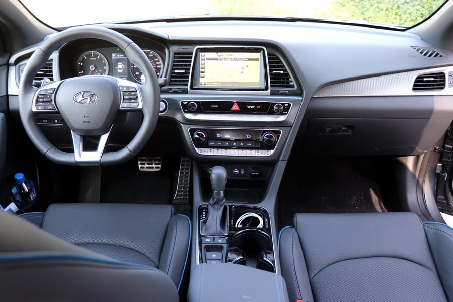 2018&nbsp;Hyundai Sonata dashboard and navigation column