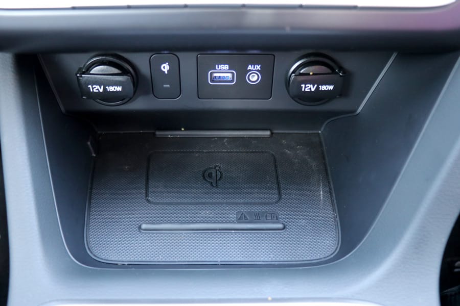 2018&nbsp;Hyundai Sonata Qi wireless charging for android phones.