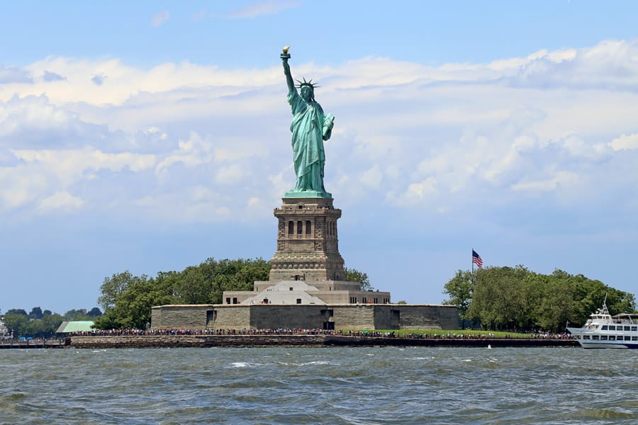 Cookies & Clogs | Spider-Man Homecoming media weekend and boat photo tour around New York City on the Hudson River. Statue of Liberty