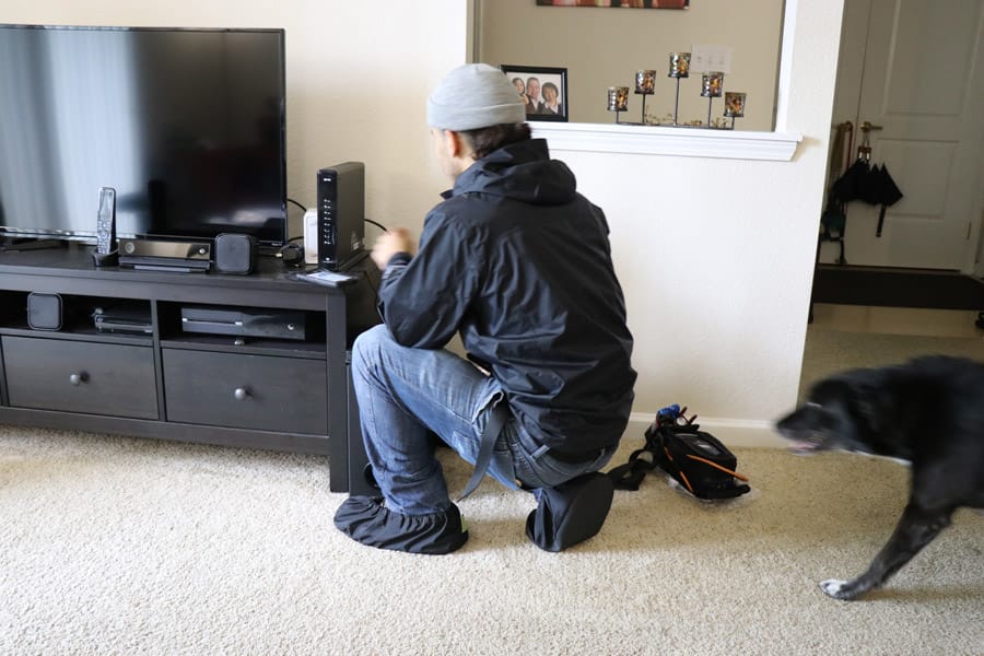 Cookies & Clogs | Using xFi and the xFi app from Comcast to manage home Wi-Fi with Xfinity with kids.