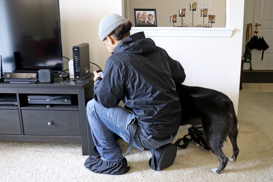 Cookies & Clogs | Using xFi and the xFi app from Comcast to manage home Wi-Fi with Xfinity with kids.