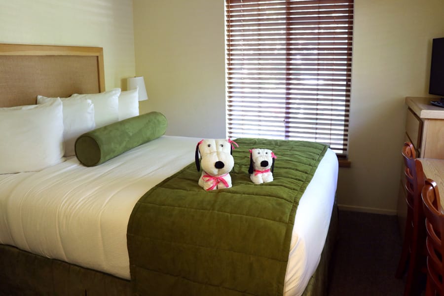 11 Things to Do in Napa, CA that Don’t Involve Drinking Wine - RiverPointe Napa Valley Resort Bedroom