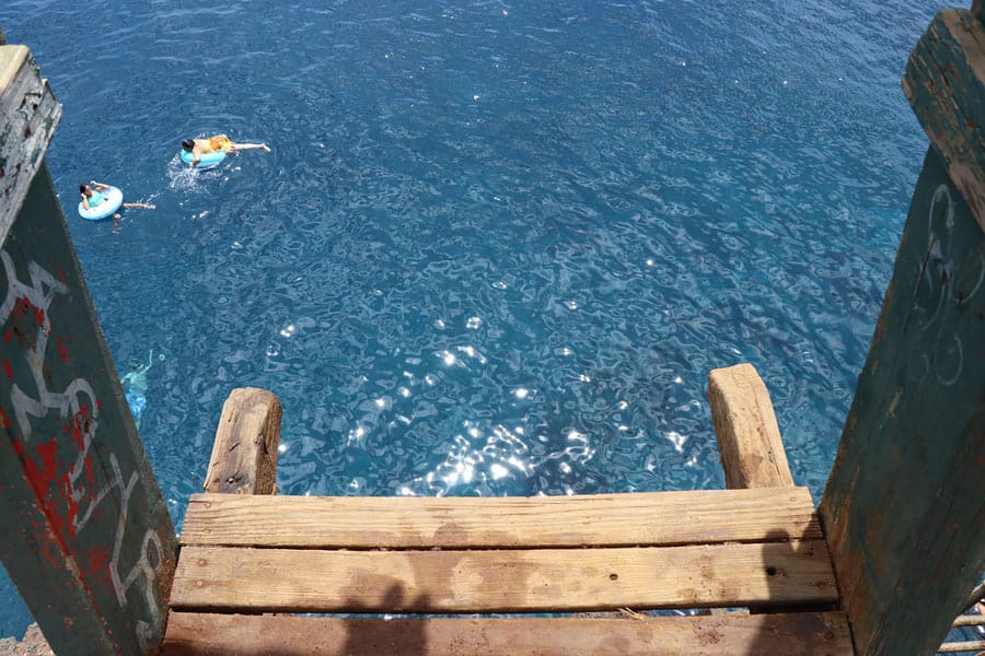 Things to do on the Big Island of Hawaii | Cliff jumping at South Point