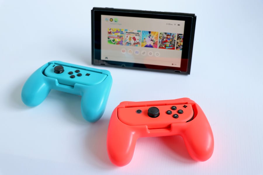 Top basic essential Nintendo Switch accessories and games