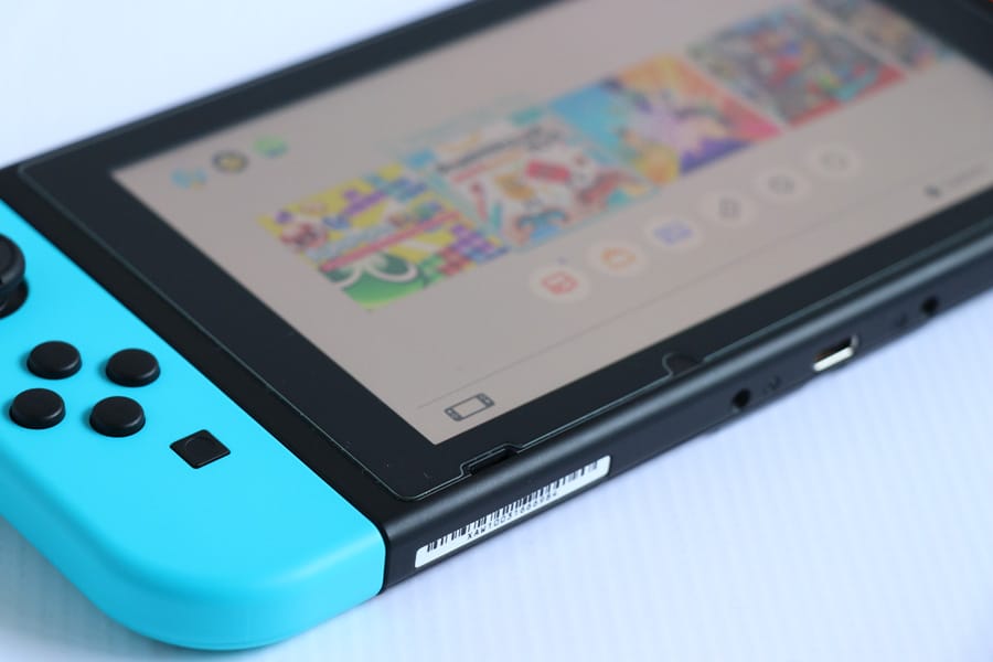 Top basic essential Nintendo Switch accessories and games - tempered glass protector