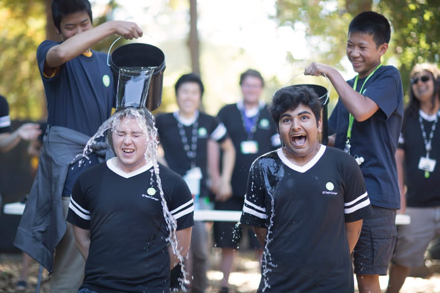 iD Tech STEM Summer Camps courses for girls and boy, ages 7-17, at universities like Stanford and UC Berkeley. Also, see exclusive discount code.