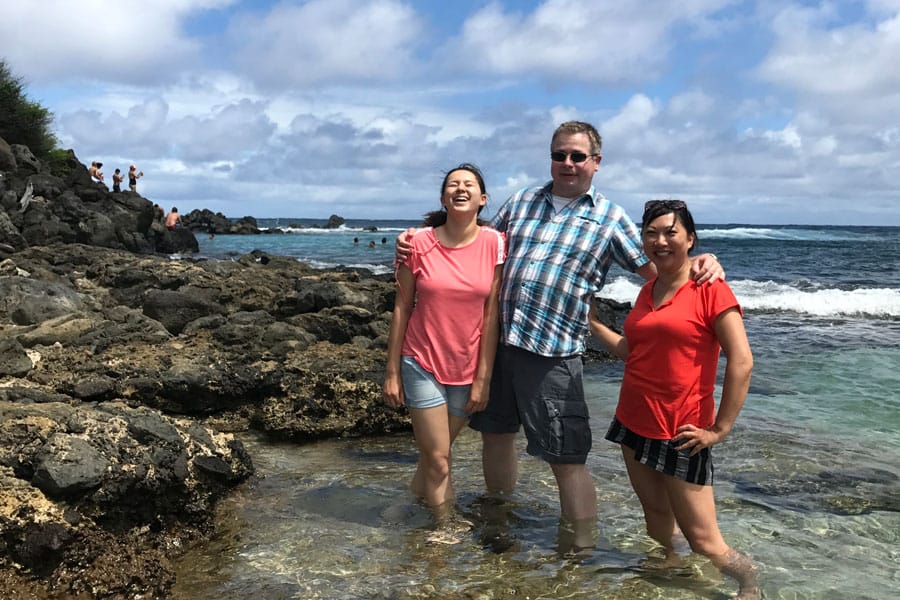 10 Mobile Photography Tips Anyone Can Use to Improve Their Photos for smartphones or cameras - laughing family oahu hawaii