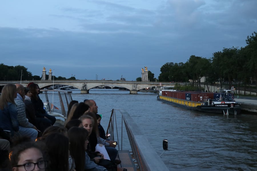 Best Paris boat tour tips for sightseeing cruise on the Seine River in Paris, France.