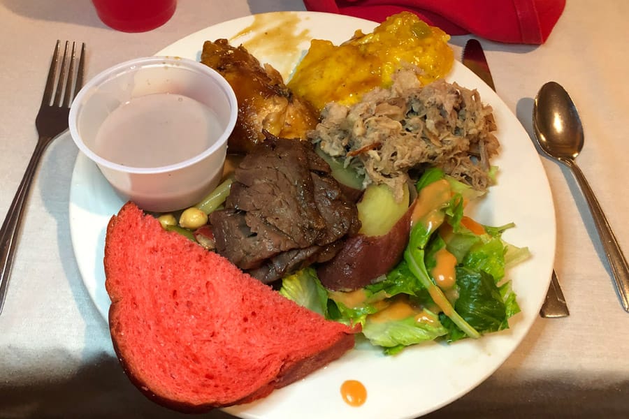 Smith Family Garden Luau / Hawaiian Luau in Kauai Hawaii dinner buffet