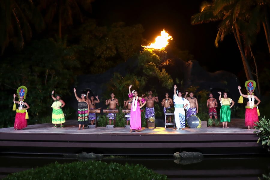 Smith Family Garden Luau / Hawaiian Luau in Kauai Hawaii Rhythm of Aloha hula show