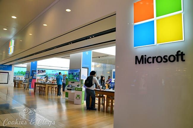 Microsoft Store tour feat. YouthSpark summer camps and discounts for grads #SmartHappensHere
