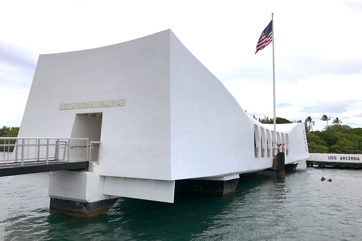 5 tips for visiting Pearl Harbor in Oahu Hawaii and USS Arizona Memorial walk-through.