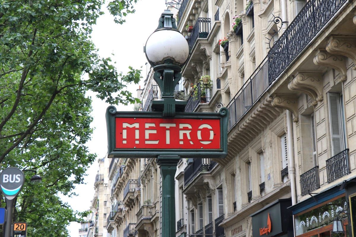 Paris Travel Guide: How to use Paris Metro & bus public transportation in Paris France w/ photos and video tutorial of how to