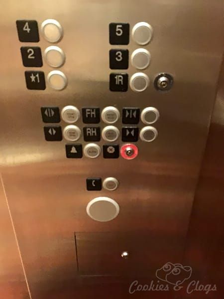 Mysterious button at Hampton Inn in Lannett, Alabama