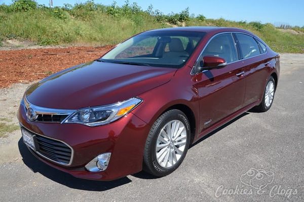 Cars | Car Reviews | If you need a nice full-size sedan with great fuel economy, the 2015 Toyota Avalon Hybrid is an ideal mi