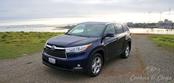 Cars | The 2015 Toyota Highlander Hybrid has the same look outside as its gas engine cousin but there are several differences