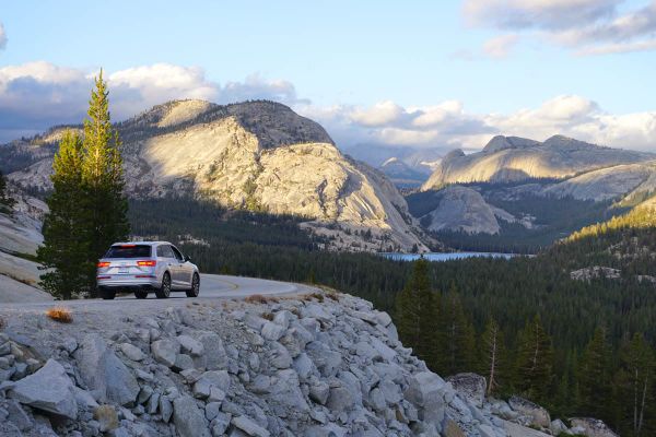 Cookies & Clogs | Cars | The 2017 Audi Q7 is loaded with features and is a perfect SUV for families. See which features work