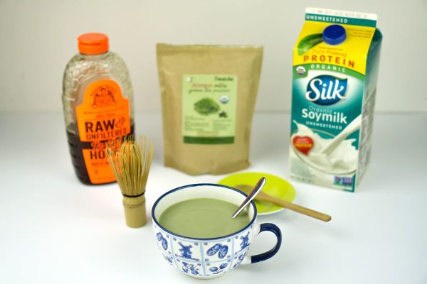 Cookies & Clogs | Matcha green tea is becoming popular but how do you find the best matcha green tea to buy? Use this guide a
