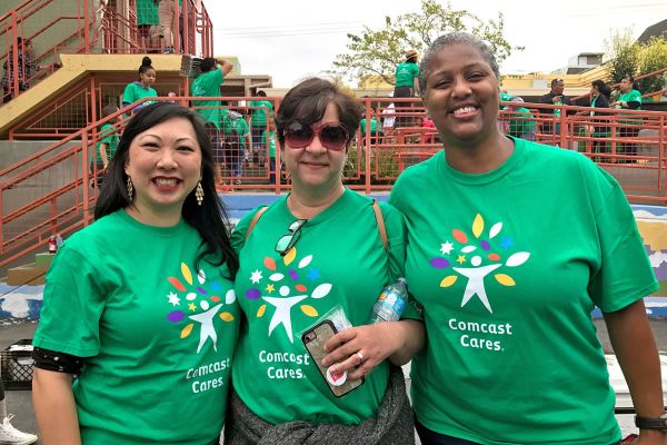 Cookies & Clogs | 2017 Comcast Cares Day at Sutro Elementary in San Francisco, CA + interview with David L. Cohen. Local comm