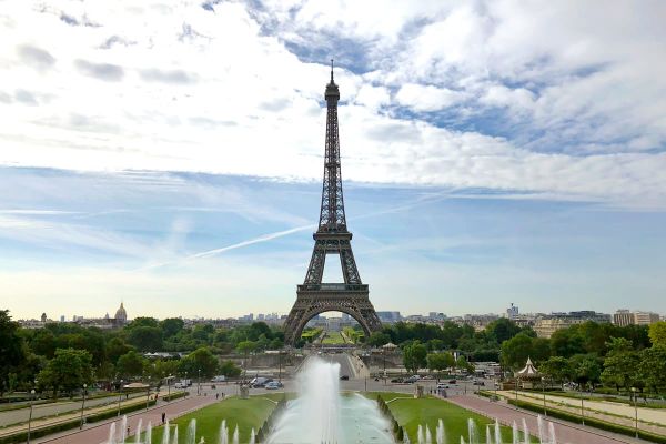 Paris Travel Guide: Top tips for how to visit the top of the Eiffel Tower in Paris France from the Trocodero