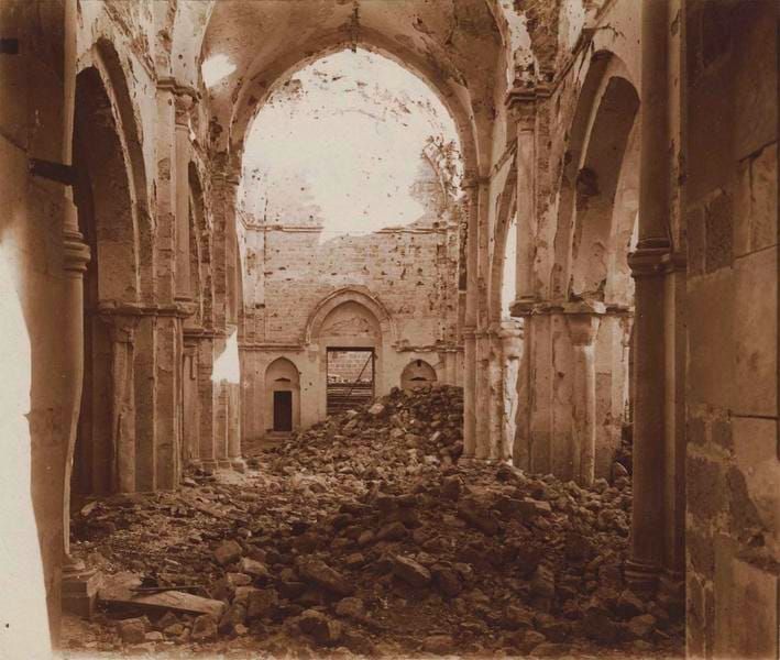 R'ey and Gods you haven't known / רעה און געטער וואָס איר האָט נישט געקענט