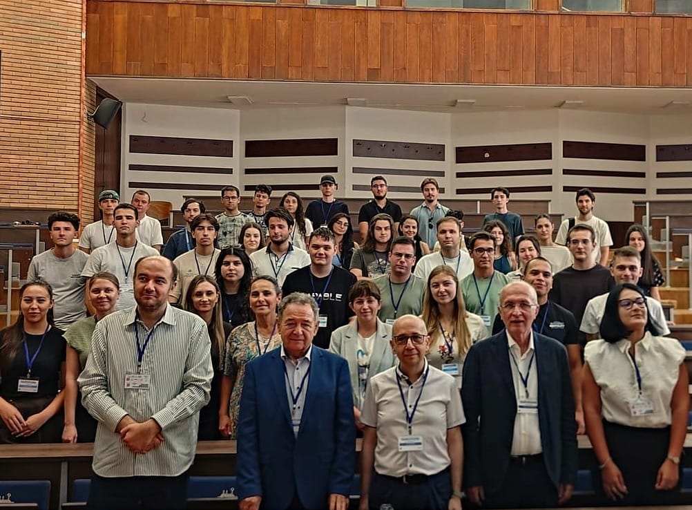 Participanți la Școala de Vară IEEE