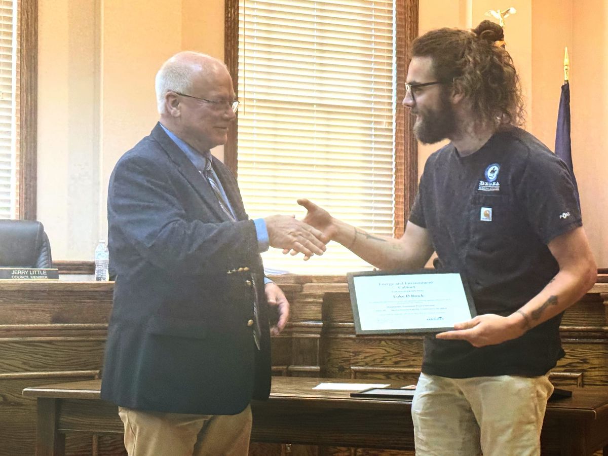 Pay raise for city staff, new 'hazard pay' scale, utility workers clean up during award season
